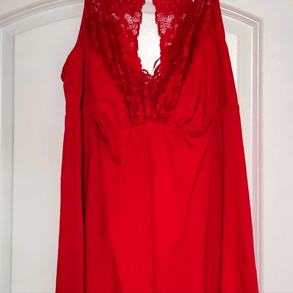 2 Cacique "Nighties" size 14/16 red and black